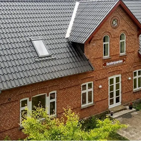 Sondergaarden Bed and Breakfast *